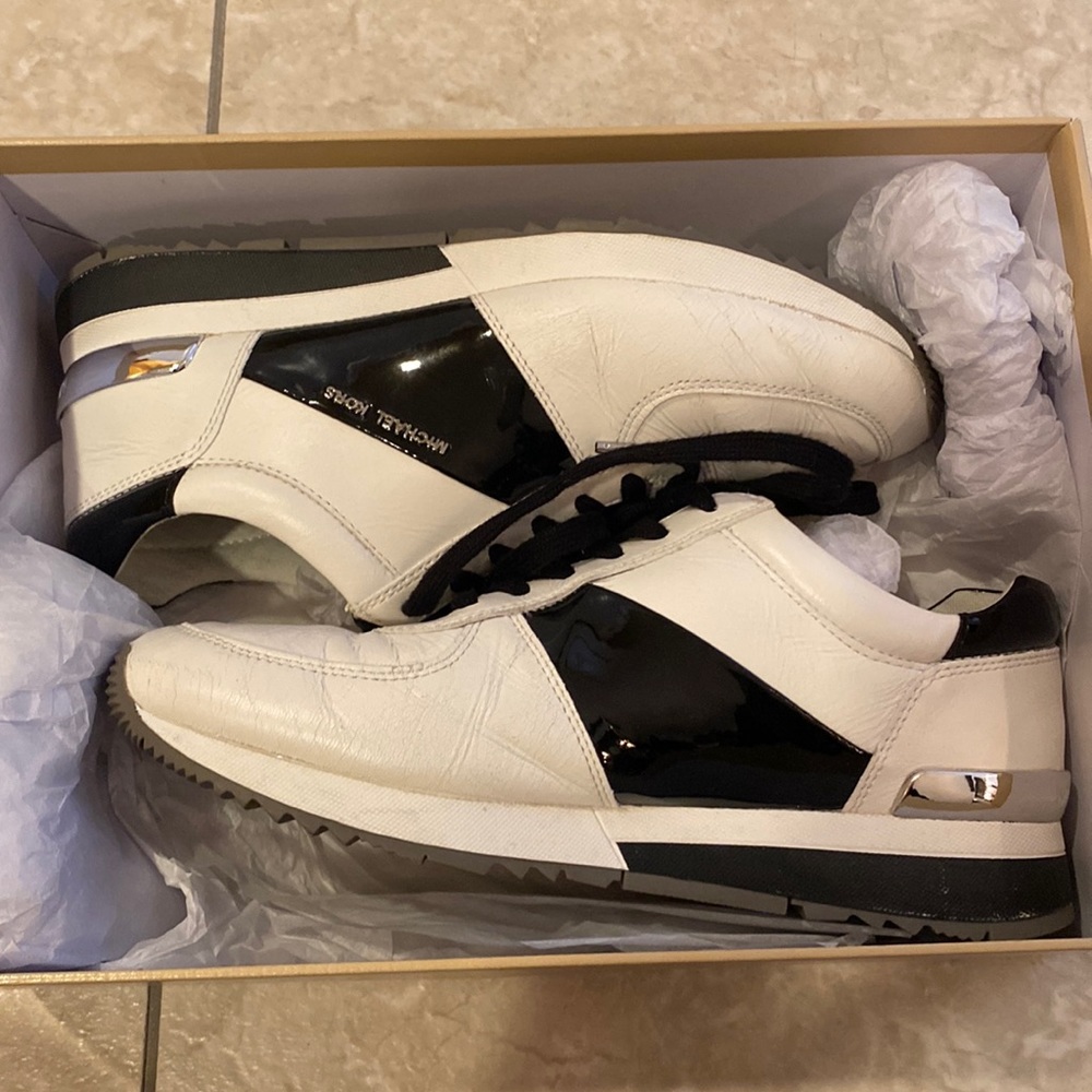 Michael kors Allie trainer!